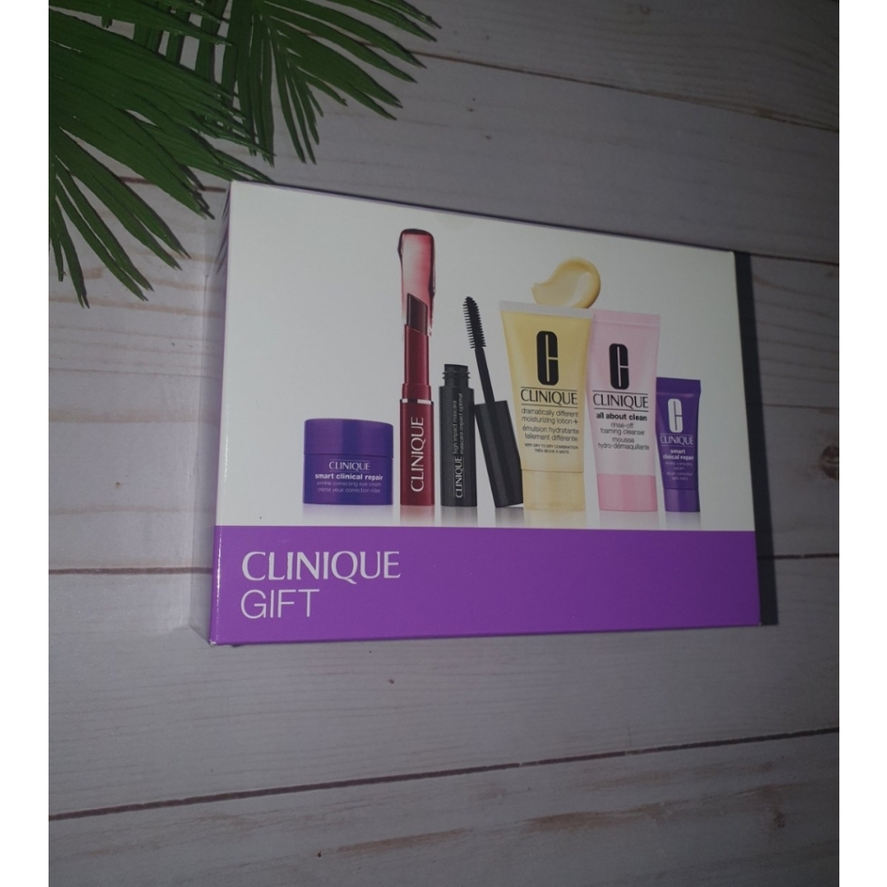 NWT Clinique Skincare & Makeup Gift Set Cleanser Serum Eye Cream Lipstick & More
